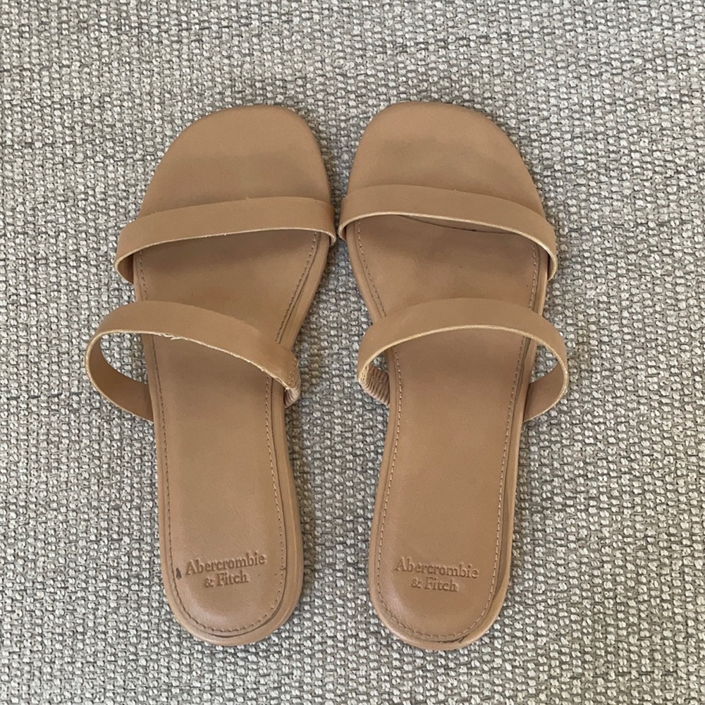 Abercrombie nude sandals size 6/7